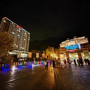 Apartment Cozy With 270 Degree Mountain And Theme Park Views, Ipoh